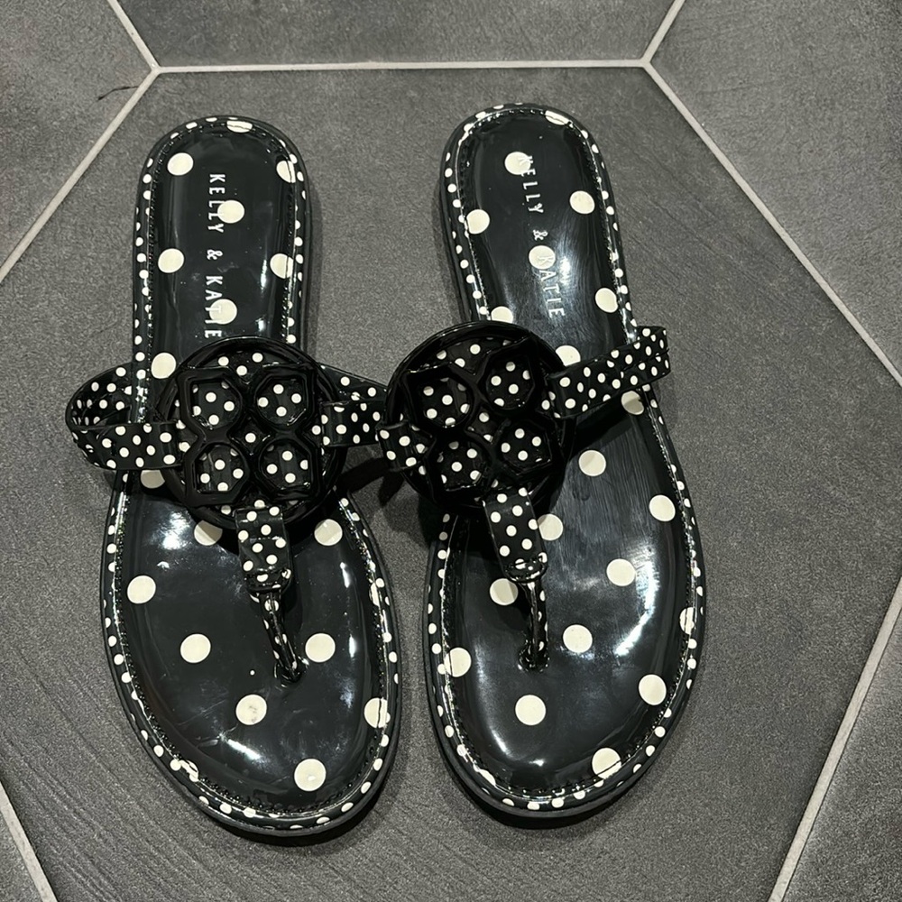 Kelly & Katie size 9